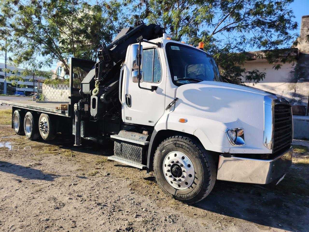 HIAB 322 XS 10 Ton Freightliner 2014