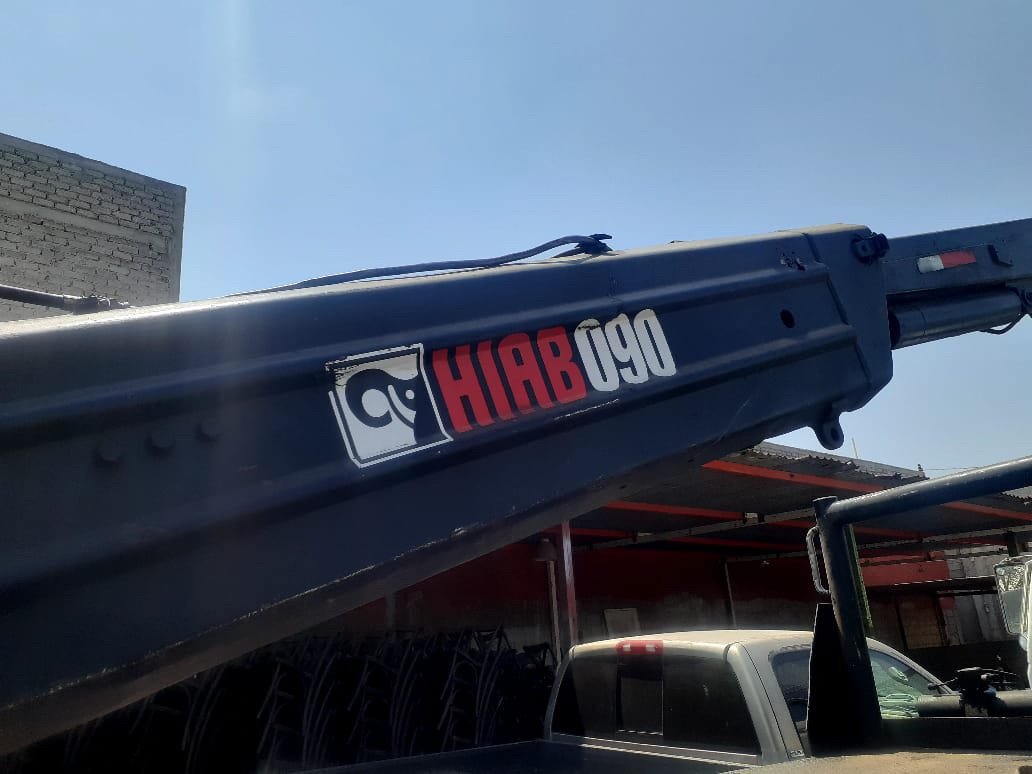 HIAB 4 TON SOBRE FORD 1994