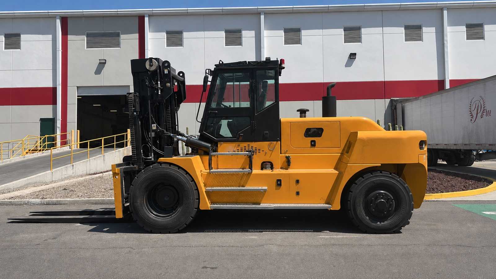 MONTACARGAS ZOOMLION FD180 18 TON 2024