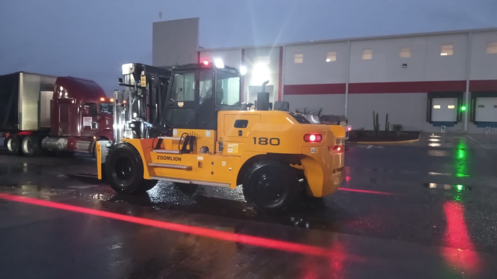 MONTACARGAS ZOOMLION FD180 18 TON 2024