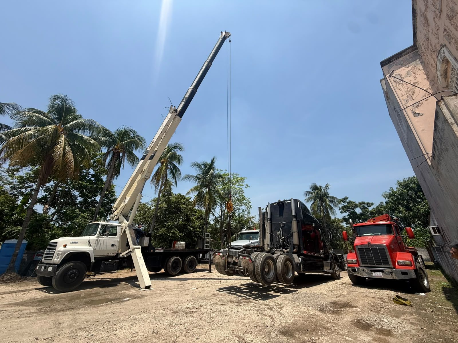 Grúa Titán National Crane 800C 20 toneladas sobre camión