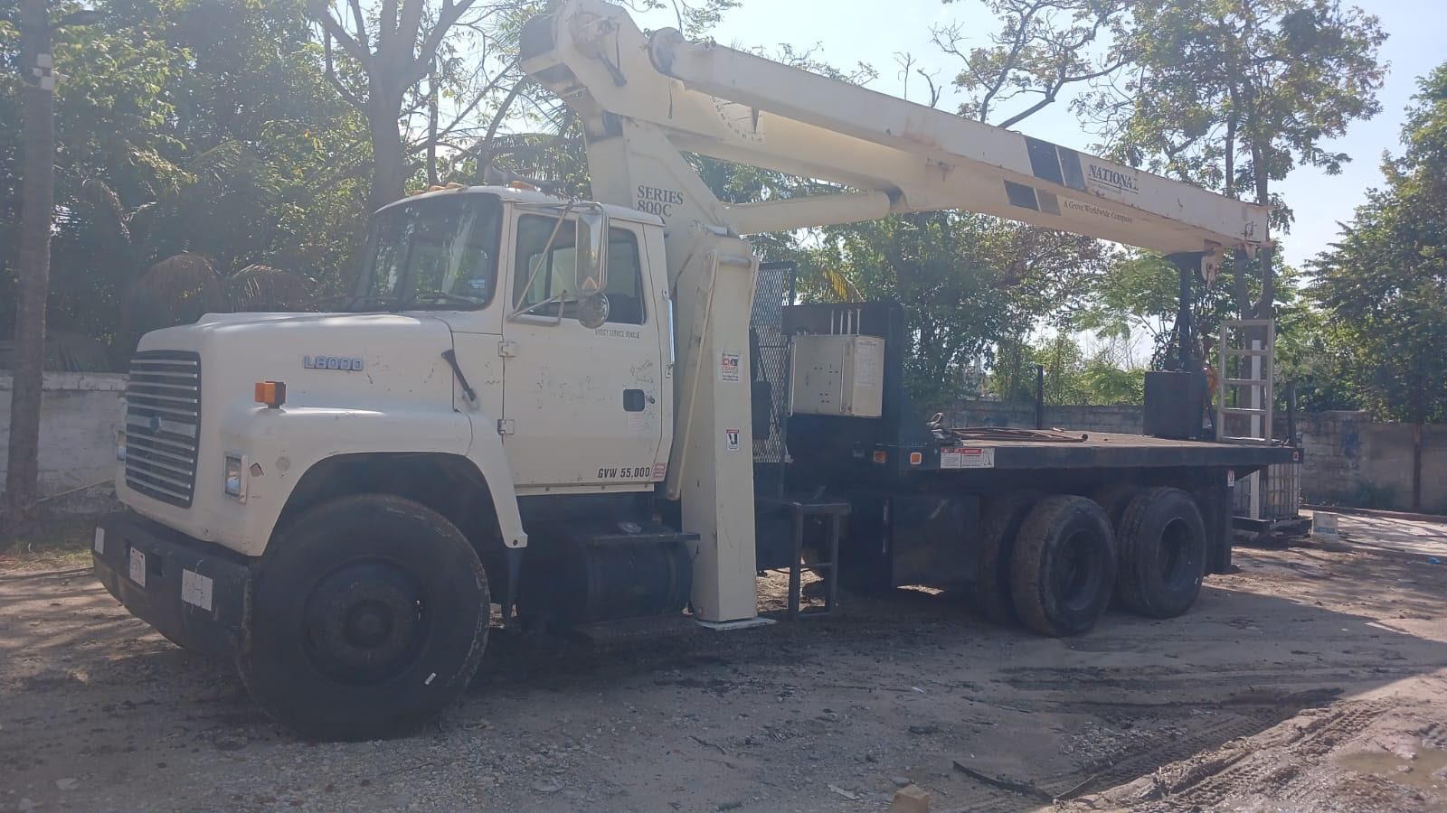 Grúa Titán National Crane 800C 20 toneladas sobre camión