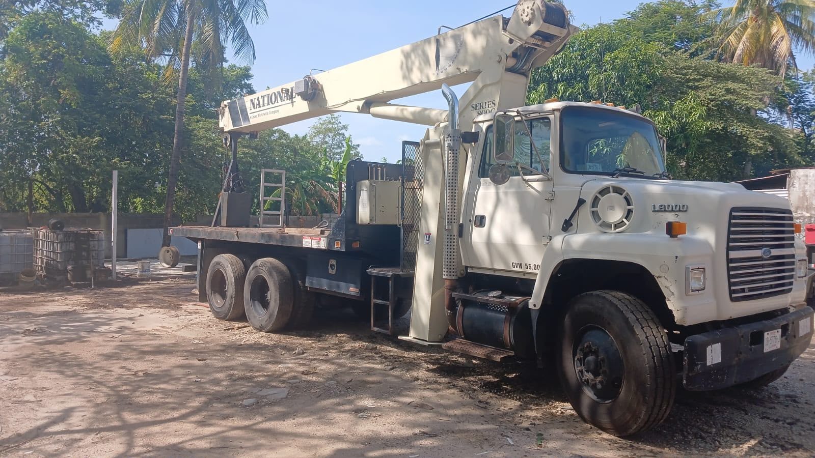 Grúa Titán National Crane 800C 20 toneladas sobre camión
